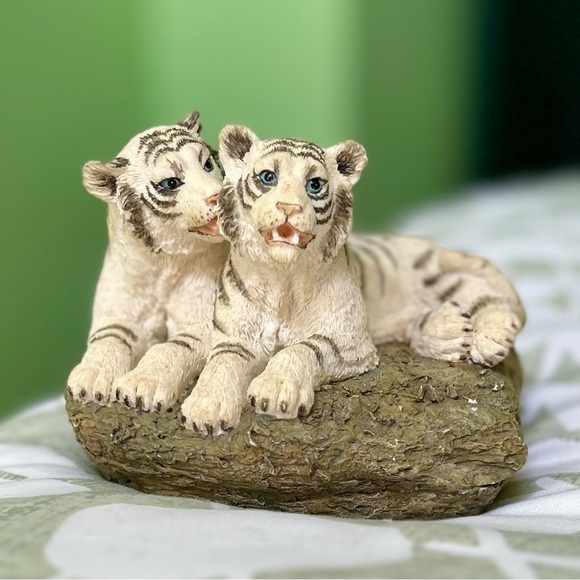 Vintage 3D White Tigers "True Love" Animal Lovers Collectible Home Decor Art - Picture 2 of 12